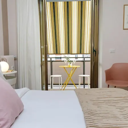 Elegant 3-bed 10' Termini Wi-fi Ac アパート ローマ
