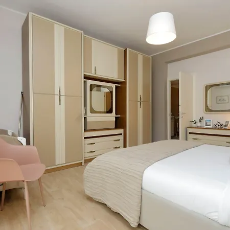 Elegant 3-bed 10' Termini Wi-fi Ac アパート *