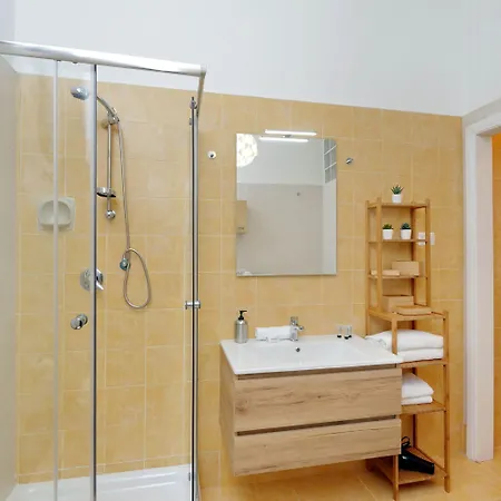 아파트 Elegant 3-bed 10' Termini Wi-fi Ac *