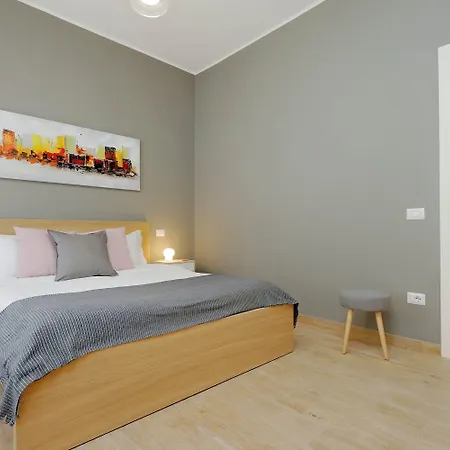 Elegant 3-bed 10' Termini Wi-fi Ac *