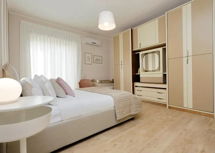 Lägenhet Elegant 3-bed 10' Termini Wi-fi Ac