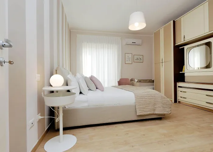 Elegant 3-bed 10' Termini Wi-fi Ac * Rom