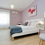 Elegant 3-bed 10' Termini Wi-fi Ac