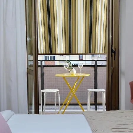 Elegant 3-bed 10' Termini Wi-fi Ac アパート ローマ
